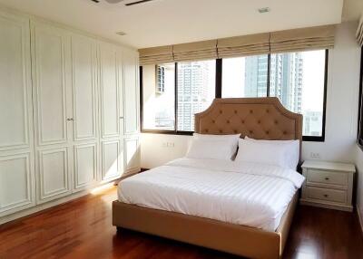 For Rent Bangkok Condo Acadamia Grand Tower Sukhumvit 43 BTS Phrom Phong Watthana