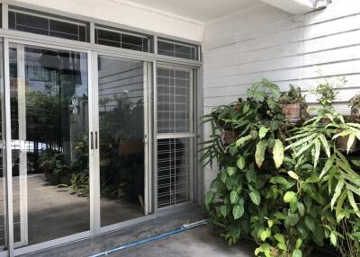 For Sale Bangkok House Sukhumvit BTS Ekkamai Watthana