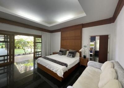 3 bdrs Villa for sale in Surin, Phuket