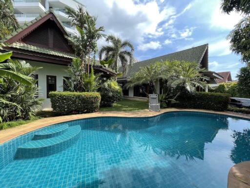 3 bdrs Villa for sale in Surin, Phuket