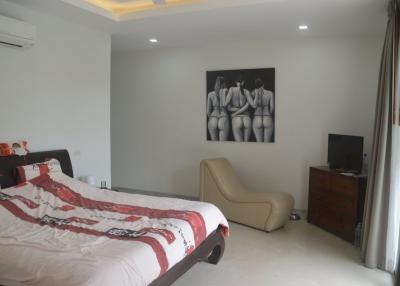 3 bedrooms pool villa for sale in Chalong, Phuket