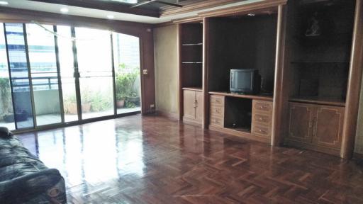 For Sale Bangkok Condo Wattana Heights Sukhumvit 19 BTS Asok MRT Sukhumvit Watthana