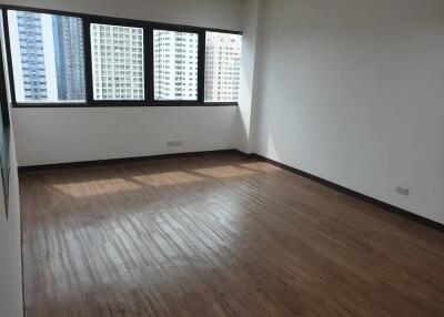 For Rent Office Sukhumvit 63 BTS Ekkamai Watthana