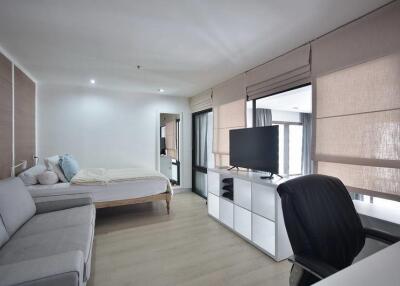 For Rent Bangkok Condo Emporio Place Sukhumvit 24 BTS Phrom Phong Khlong Toei