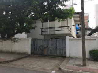 For Rent Single House Narathiwas BTS Chong Nonsi Sathorn