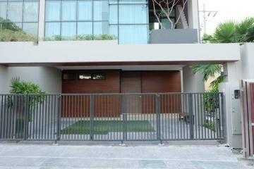 For Rent Bangkok Town House Luxury Ekkamai BTS Ekkamai Watthana