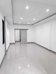 For Rent Bangkok Home Office Sathorn road BTS Surasak Bang Rak