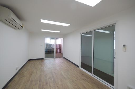 For Rent Office Thonglor BTS Thong Lo Watthana