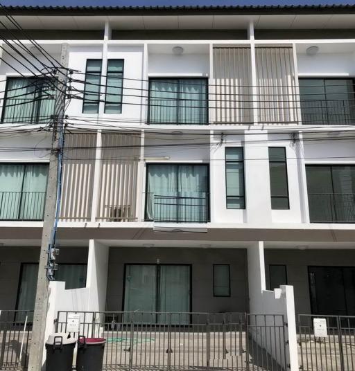 For Rent Bangkok Town House Patio Srinakarin - Rama 9 Hua Mak Bang Kapi