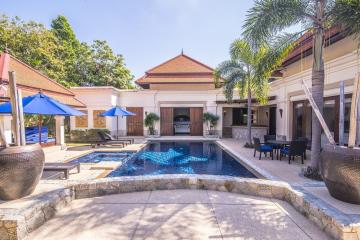 Beautiful 5 Bedrooms with private pool villa for sale in Sai Taan