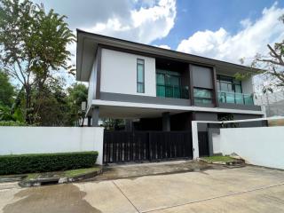 For Sale and Rent Bangkok House Setthasiri Krungthep Kreetha Hua Mak Bang Kapi