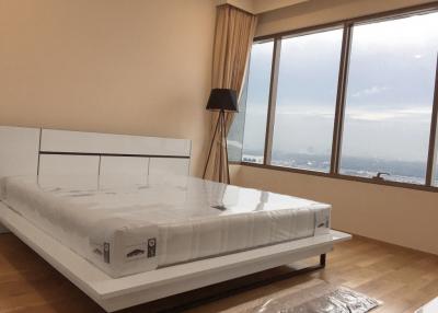 For Rent Bangkok Condo Emporio Place Sukhumvit 24 BTS Phrom Phong