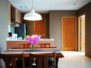 For Sale and Rent Bangkok Condo Emporio Place Sukhumvit 24 BTS Phrom Phong Khlong Toei