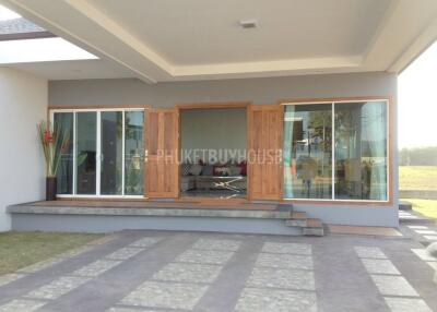 CHE4518: 3 Bedroom Lake House with private pool for sale