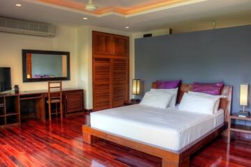 6 Bedrooms with private pool villa in Rawai