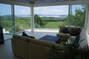 EAS4467: Amazing views, large modern villa