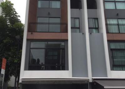 For Rent Bangkok Town House Arden Phattanakan BTS On Nut Suan Luang