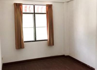 For Rent Bangkok Town house Sukhumvit BTS Ekkamai Watthana