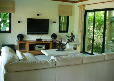 NAI4294: Spacious 3 bedroom villa with pool in Nai Harn for sale