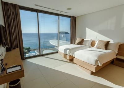 Oceanfront penthouse 4 Bedrooms in Kata