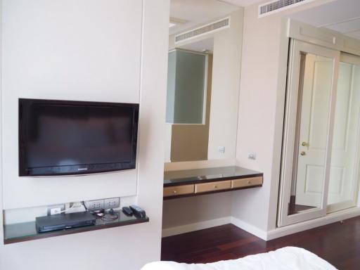 For Rent Bangkok Condo Athenee Residence Ruam Ruedi BTS Phloen Chit Pathum Wan