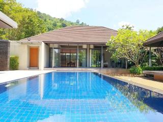 Amazing Golf Course View Pool Villa in Kathu