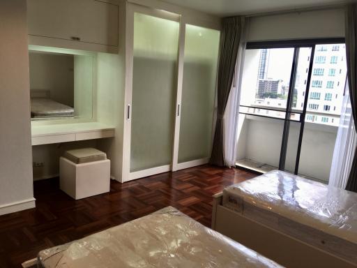 For Sale and Rent Bangkok Condo Baan Suanpetch Sukhumvit 39 BTS Phrom Phong Watthana