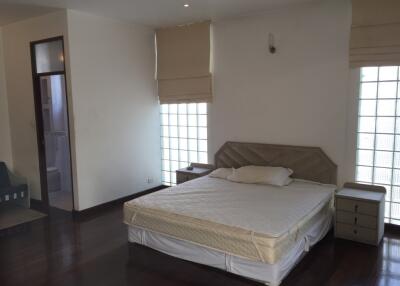 For Rent Bangkok Condo Garden Apt 49 Thonglor BTS Thong Lo Watthana