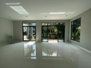 For Sale Single House The Palm Phatthanakan BTS On Nut Suan Luang