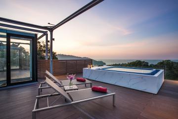 Seaview 3 bedrooms penthouse in Patong