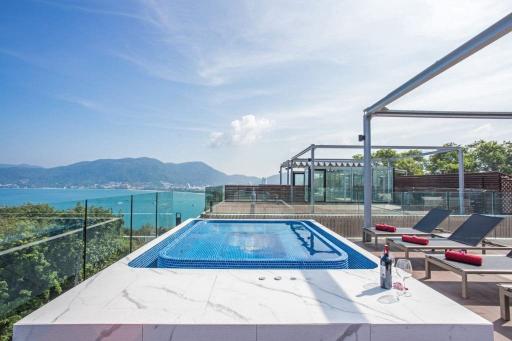 Seaview 3 bedrooms penthouse in Patong