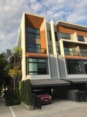 For Sale Bangkok Town House Arden Phattanakan BTS On Nut Suan Luang
