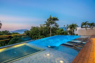 Luxury 3-bedroom apartments, with sea view in Bluepoint Condominiums project,Patong Beach