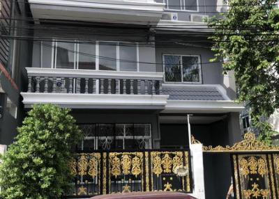 For Sale Home Office Sukhumvit BTS Phra Khanong Phra Khanong