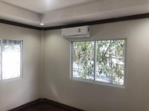 For Sale Home Office Sukhumvit BTS Phra Khanong Phra Khanong