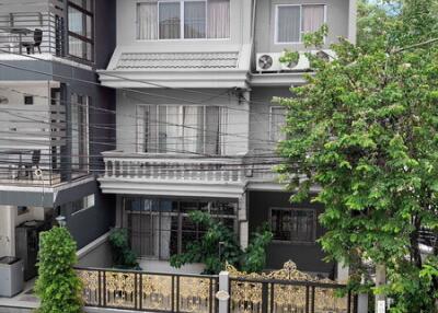 For Sale Home Office Sukhumvit BTS Phra Khanong Phra Khanong