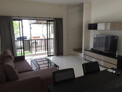 For Sale and Rent Bangkok Town House Villa Albero Krungthep Kreetha Road Saphan Sung