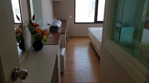 For Rent Bangkok Condo Villa Asoke New Petchaburi BTS Asok MRT Phetchaburi Ratchathewi