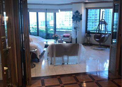 For Sale and Rent Bangkok Condo Moon Tower Sukhumvit 59 BTS Ekkamai Watthana