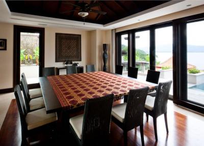 Ocean Front 6 Bedrooms with private pool villa at Naithon Beach
