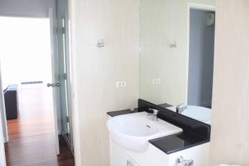 For Rent Bangkok Condo 49 Plus II Sukhumvit 49 BTS Thong Lo Watthana