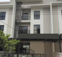 For Rent Bangkok Town House Villa Albero Krungthep Kreetha Saphan Sung