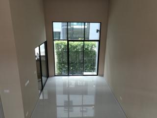 For Sale and Rent Bangkok Town House Arden Phattanakan BTS On Nut Suan Luang