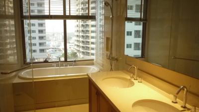 For Rent Bangkok Condo Emporio Place Sukhumvit 24 BTS Phrom Phong Khlong Toei