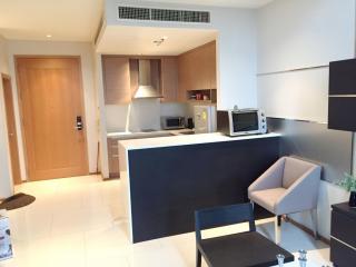 For Rent Bangkok Condo Emporio Place Sukhumvit 24 BTS Phrom Phong Khlong Toei