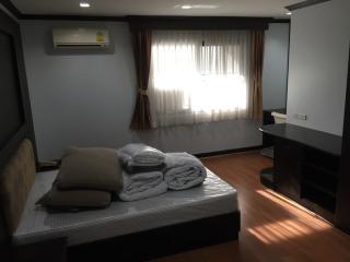 For Rent Bangkok Condo Baan Suanpetch Sukhumvit 39 BTS Phrom Phong Watthana