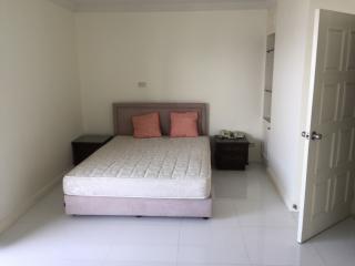 For Rent Bangkok Condo 55th Tower Sukhumvit 55 BTS Thong Lo Watthana