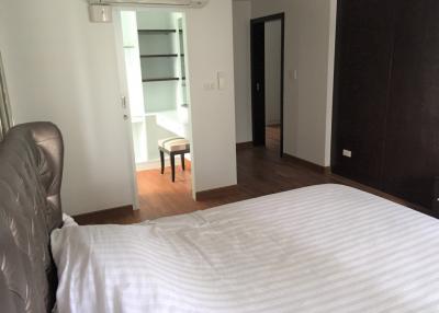 For Rent Bangkok Condo Acadamia Grand Tower Sukhumvit 43 BTS Phrom Phong Watthana