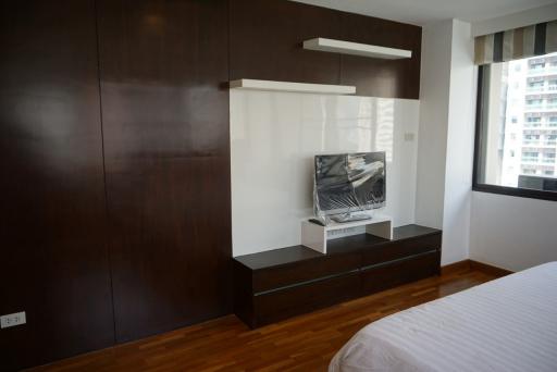 For Rent Bangkok Condo Acadamia Grand Tower Sukhumvit 43 BTS Phrom Phong Watthana