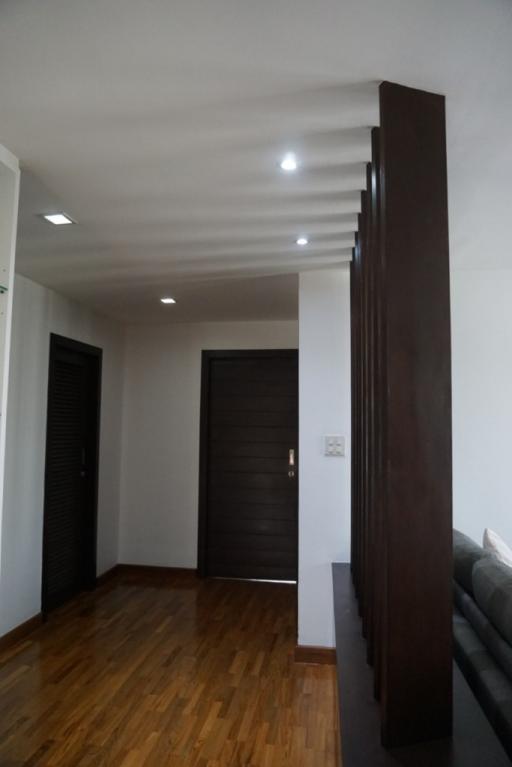 For Rent Bangkok Condo Acadamia Grand Tower Sukhumvit 43 BTS Phrom Phong Watthana